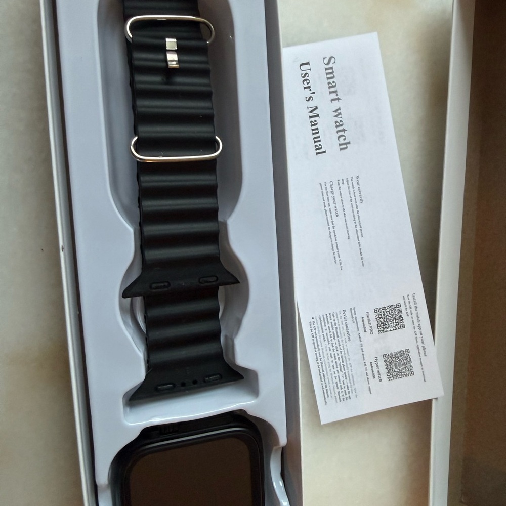 Black Smartwatch - Picture 3 of 3